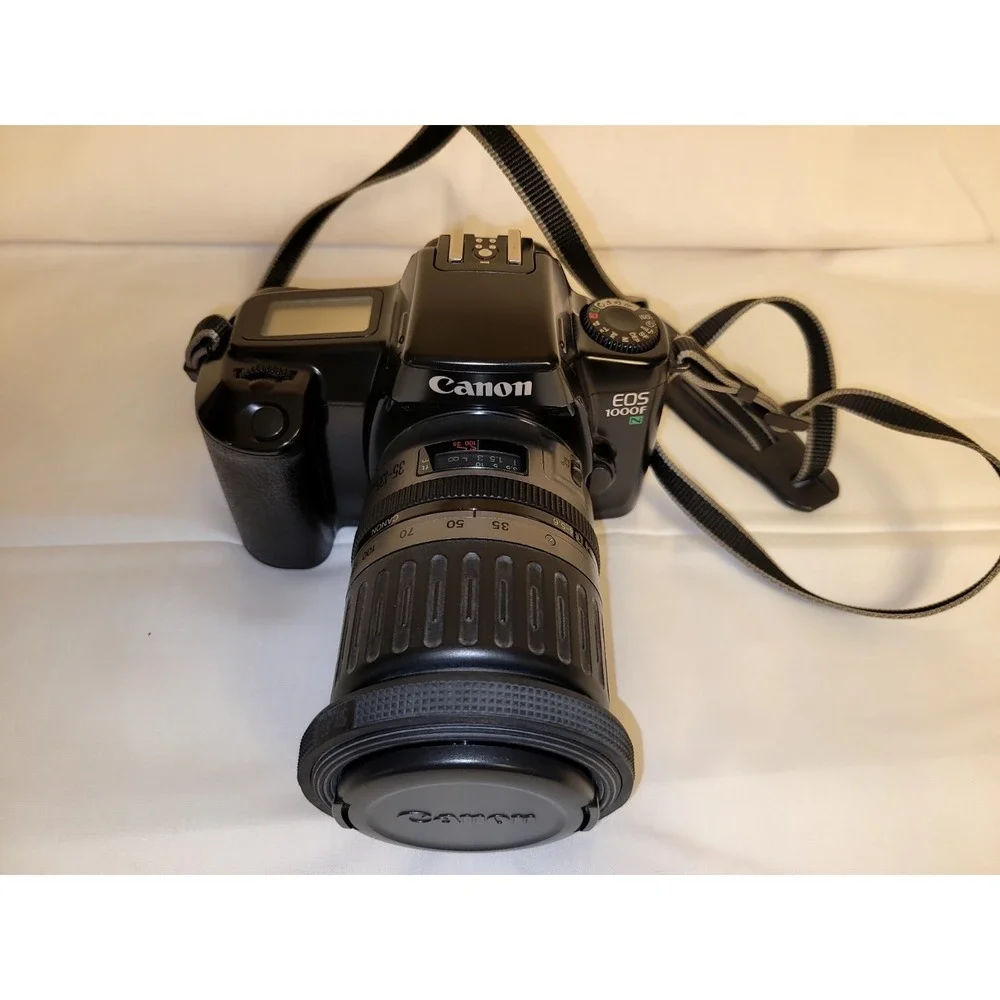 Canon EOS 1000F 35mm SLR Film Camera BLACK w/35-135mm Zoom Lens - Great Conditio